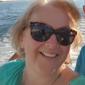 Meet your Posher, Connie